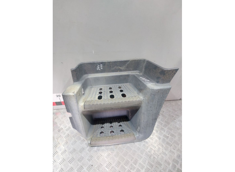 Подножка к Iveco Stralis, 2005г.