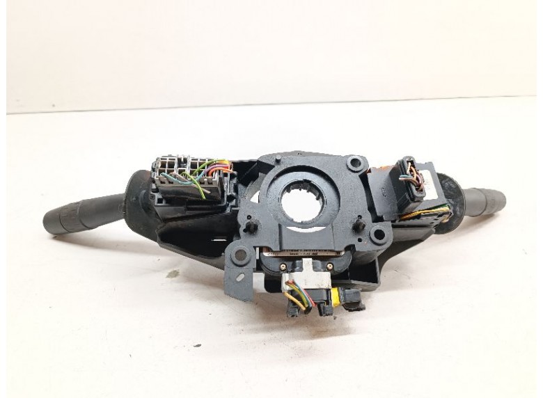 Переключатель подрулевой (стрекоза) к Переключатель подрулевой (стрекоза) к Peugeot 607 undefined г. 607