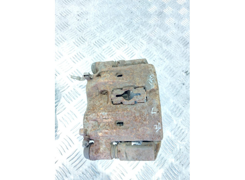 Суппорт передний левый к Iveco Daily, 2001г.