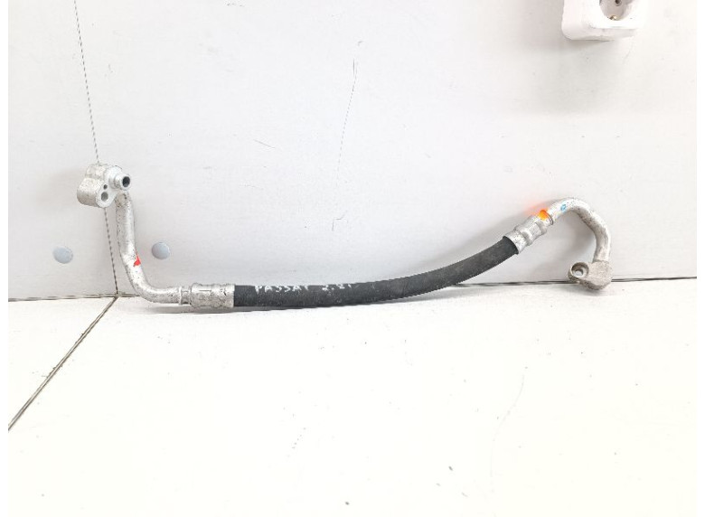 Трубка кондиционера к Volkswagen Passat, 2001г.