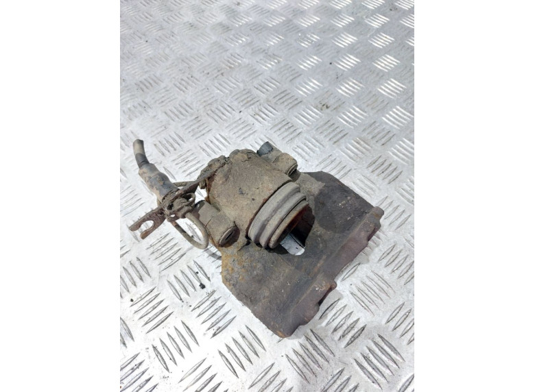 Суппорт передний правый к Audi A4, 1998г.