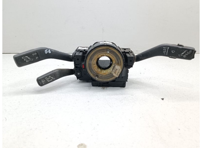 Переключатель подрулевой (стрекоза) к Volkswagen Passat, 2007г.