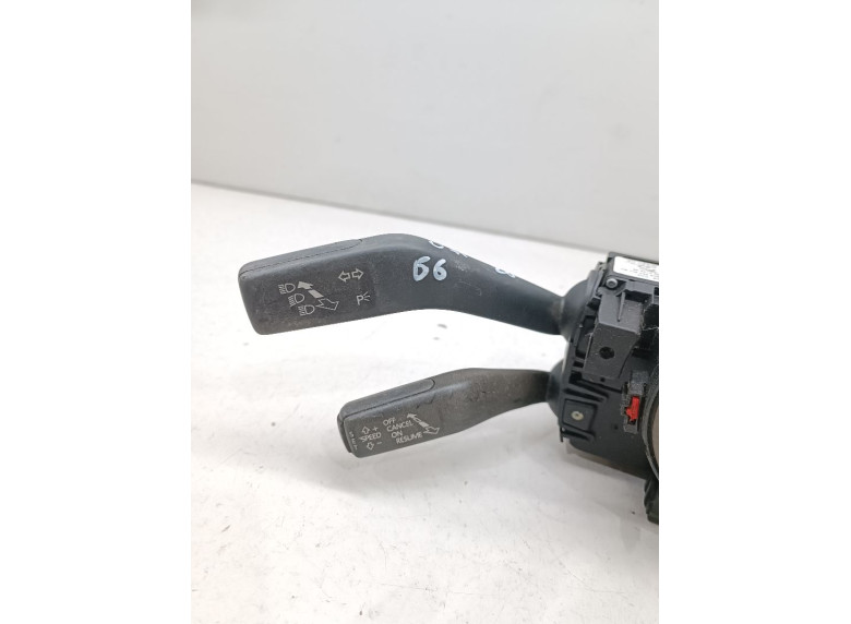 Переключатель подрулевой (стрекоза) к Volkswagen Passat, 2007г.