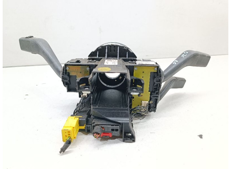 Переключатель подрулевой (стрекоза) к Volkswagen Passat, 2007г.