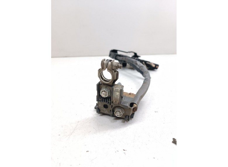 Клемма аккумулятора плюс к Клемма аккумулятора плюс к Suzuki GrandVitara undefined г. Grand Vitara