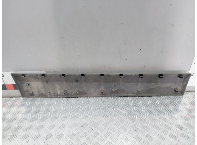 Молдинг (накладка кузовная) к Opel Vivaro, 2005г.