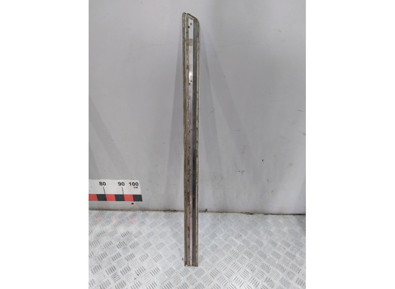 Молдинг двери задней правой к Audi A8, 2004г.