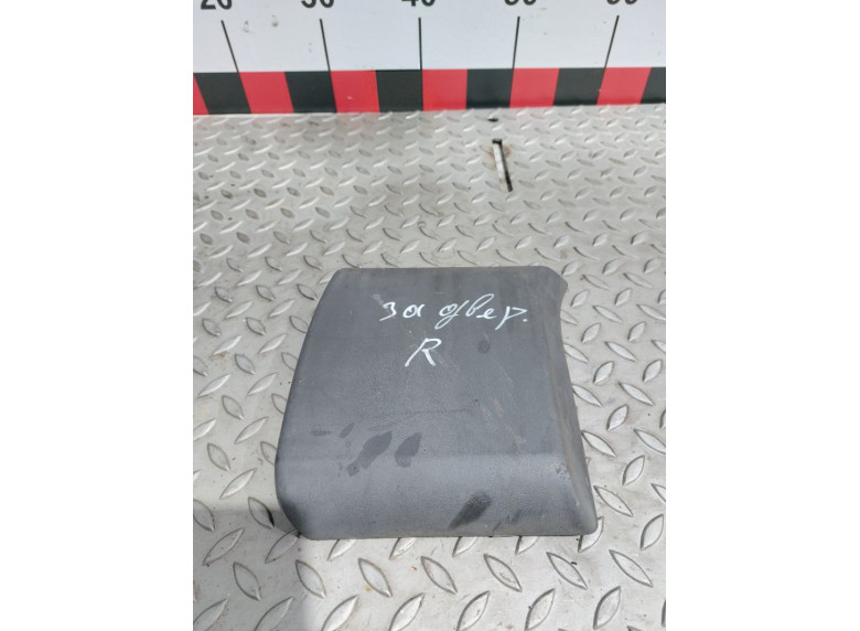 Молдинг (накладка кузовная) к Opel Vivaro, 2004г.