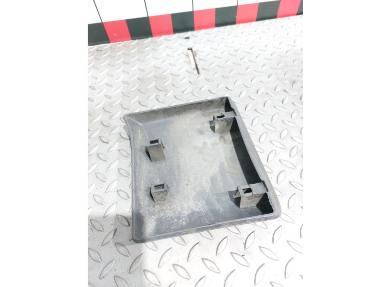 Молдинг (накладка кузовная) к Opel Vivaro, 2004г.