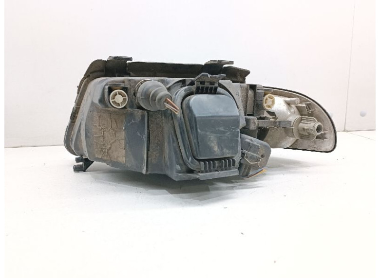 Фара правая к Audi A4, 1998г.