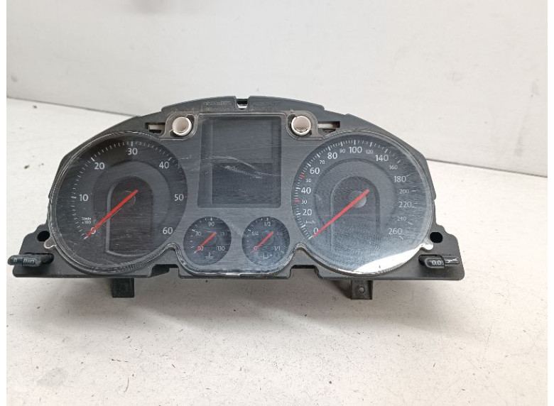 Щиток приборов (приборная панель) к Volkswagen Passat, 2008г.