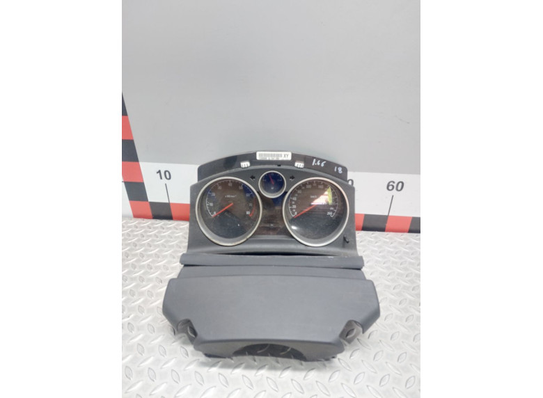 Щиток приборов (приборная панель) к Opel Astra, 2010г.