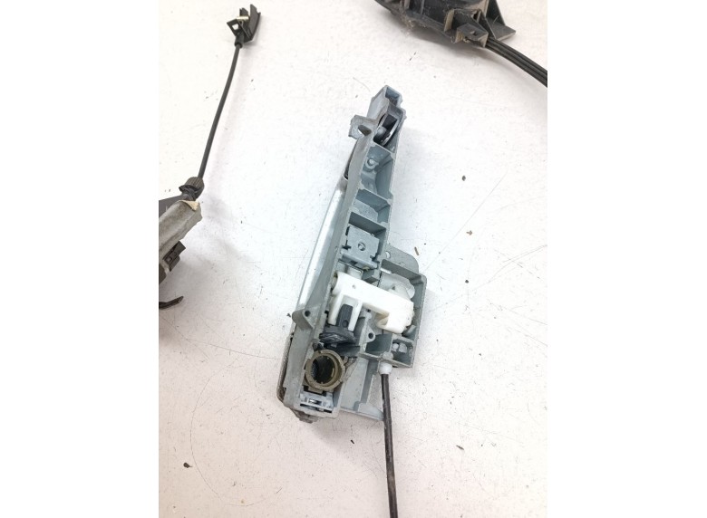 Ручка наружная задняя правая к Ручка наружная задняя правая к Peugeot 407 undefined г. 407