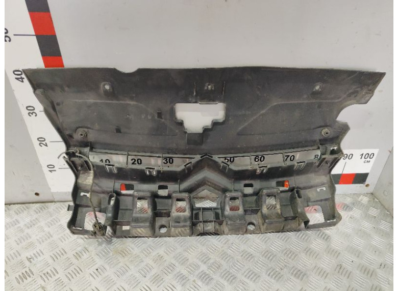 Накладка замка капота к Citroen C5, 2005г.