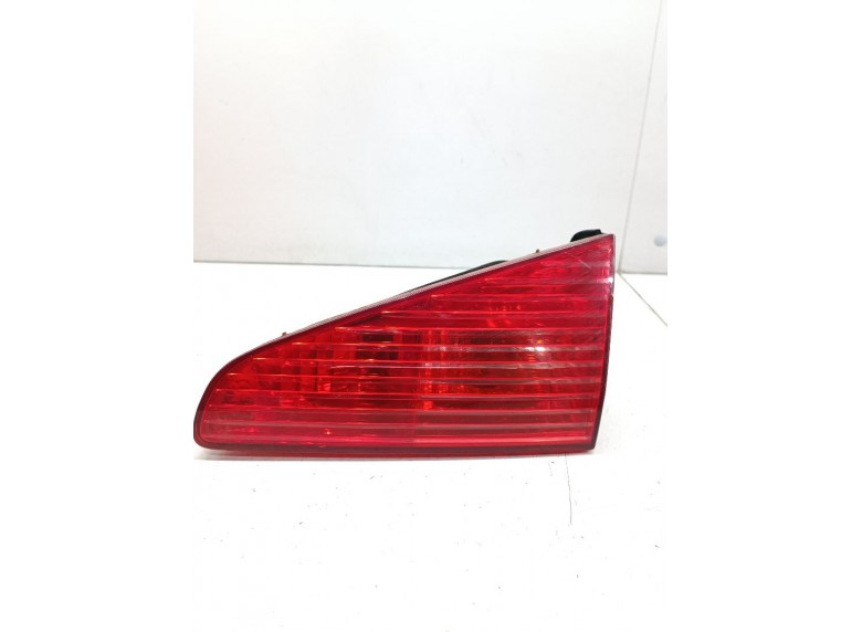 Фонарь крышки багажника правый к Peugeot 607