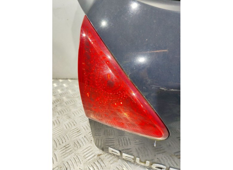 Фонарь крышки багажника левый к Peugeot 3008