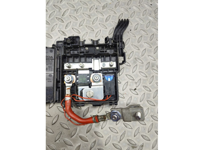 Клемма аккумулятора плюс к Volvo V50, 2010г.