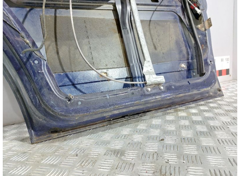 Дверь передняя правая к Mercedes Vito W638, 2000г.