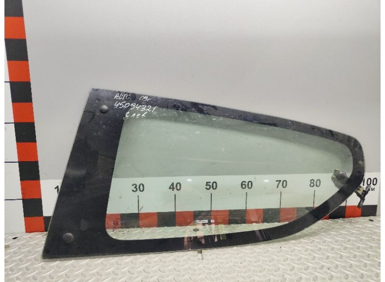 Форточка задняя левая к Suzuki Alto