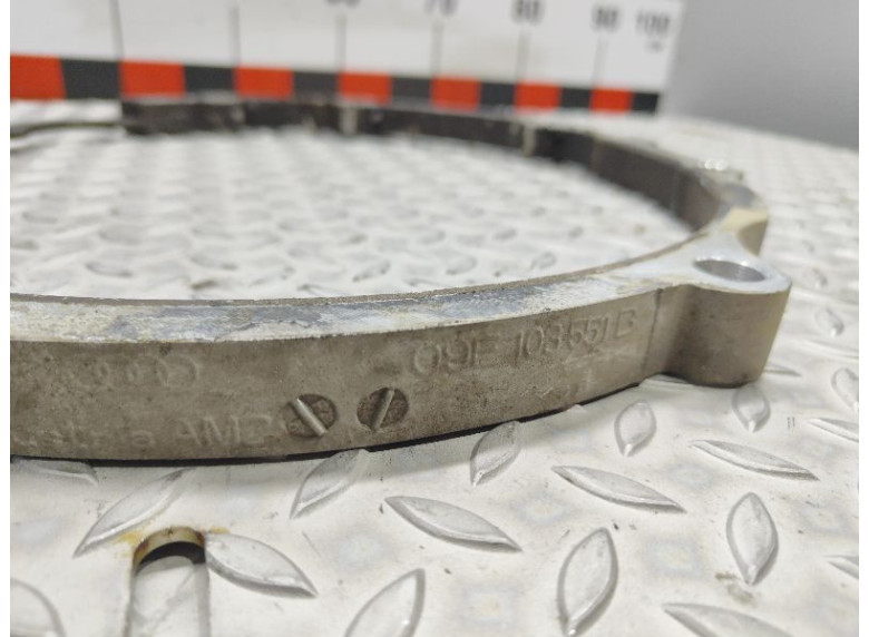 Прокладка КПП (пластина) к Audi A8, 2004г.