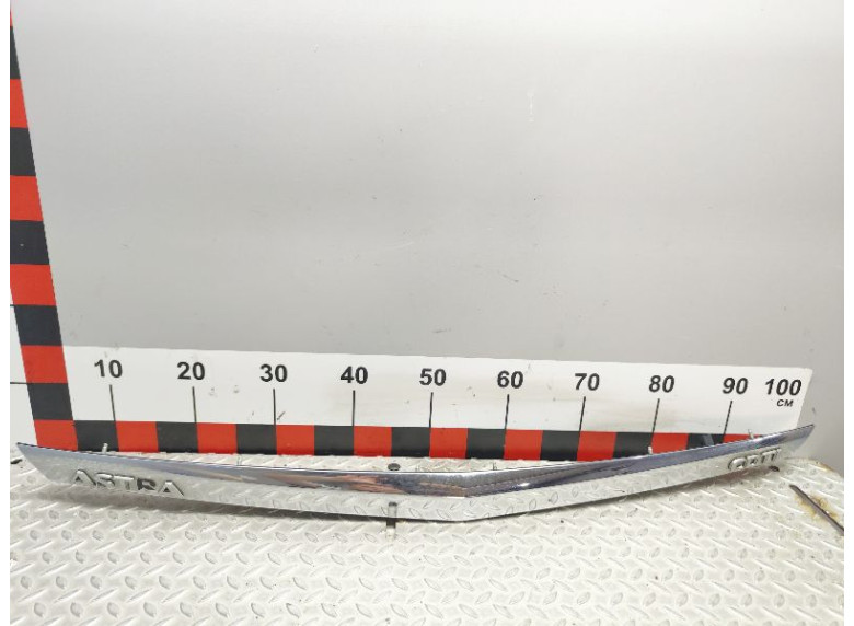 Накладка подсветки номера к Opel Astra, 2005г.