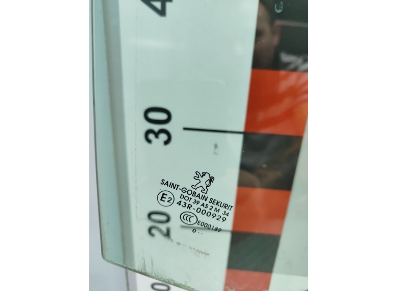 Стекло двери передней правой к Стекло двери передней правой к Peugeot 5008 undefined г. 5008