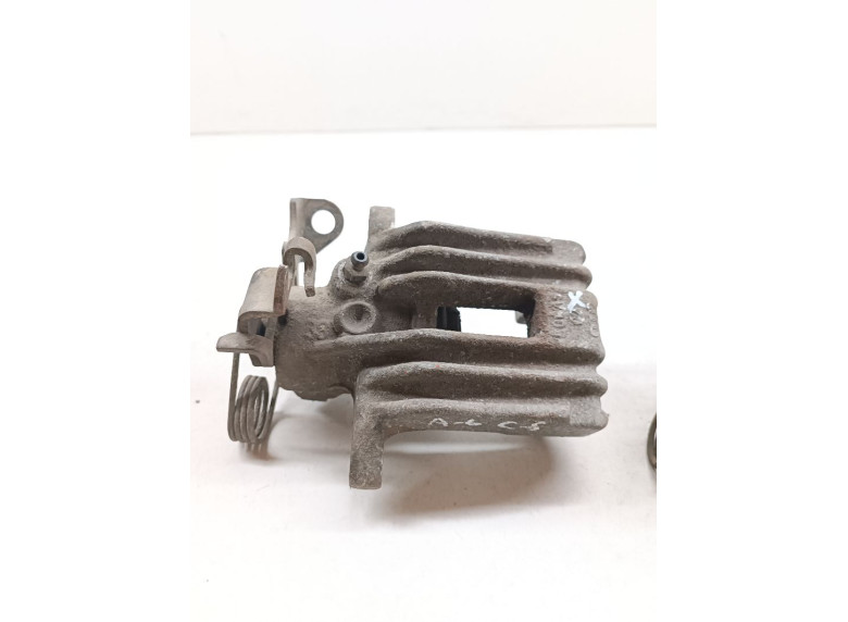 Суппорт задний правый к Volkswagen Passat, 2003г.