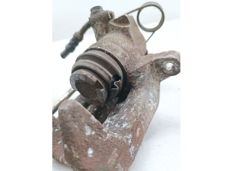 Суппорт задний правый к Volkswagen Passat, 2003г.