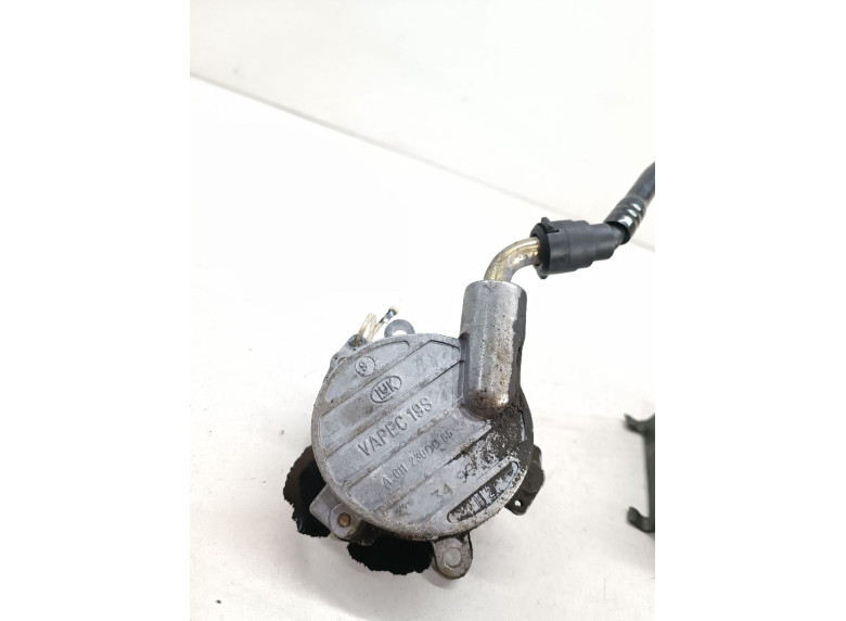 Насос вакуумный к Mercedes C W203, 2004г.