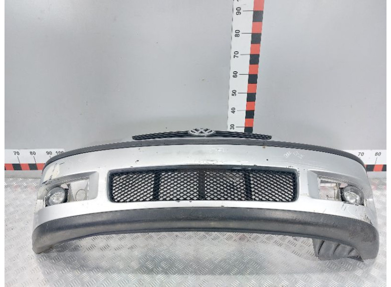 Бампер передний к Volkswagen Polo, 2001г.