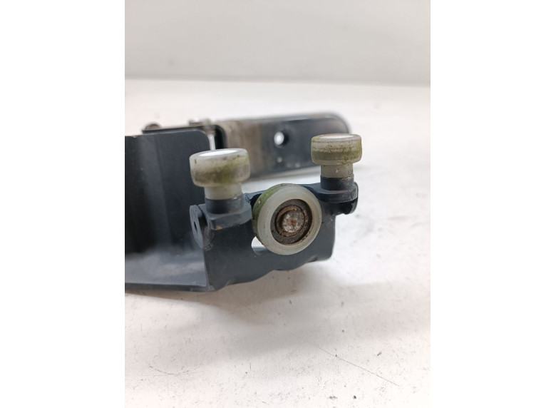 Ролик двери сдвижной к Mercedes Vaneo, 2003г.