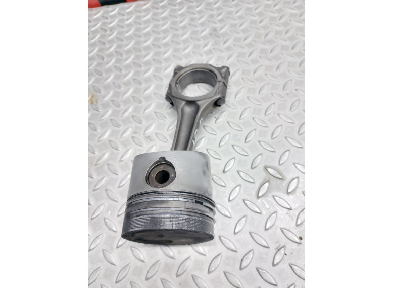 Поршень к Volkswagen Transporter, 1987г.