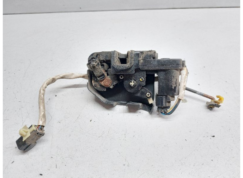 Замок двери задней левой к Hyundai Getz, 2005г.