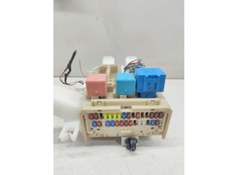 Блок предохранителей к Блок предохранителей к Toyota Auris undefined г. Auris