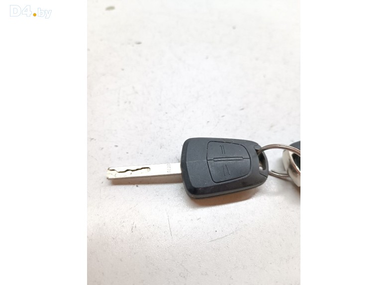 Ключ к Opel Astra undefined г.