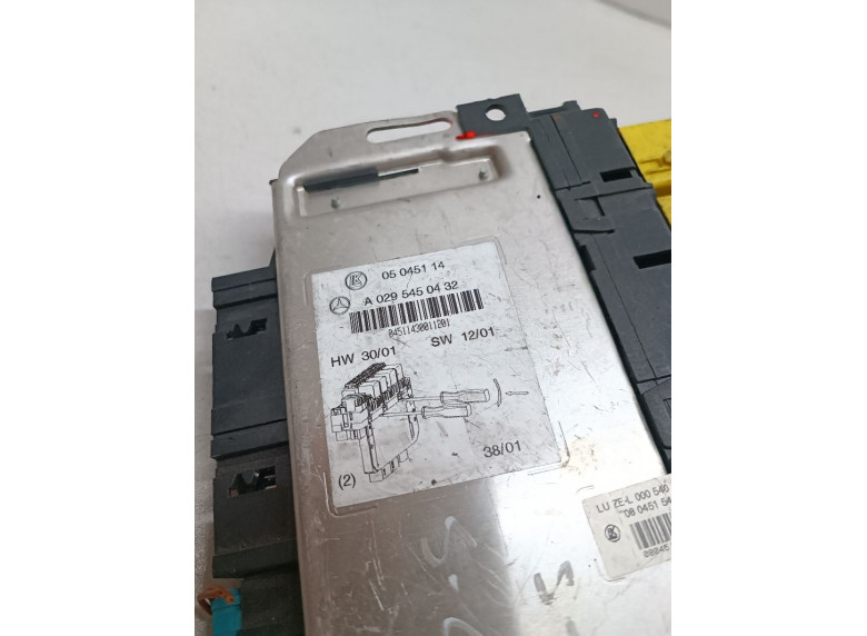 Блок предохранителей к Mercedes S W220, 2000г.