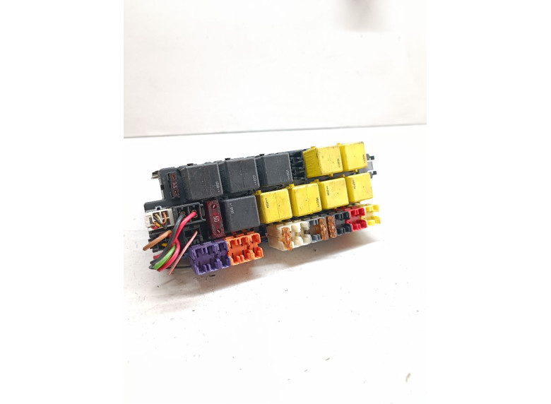 Блок предохранителей к Mercedes S W220, 2000г.