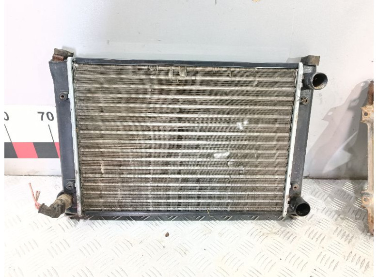 Радиатор (основной) к Volkswagen Passat, 1990г.