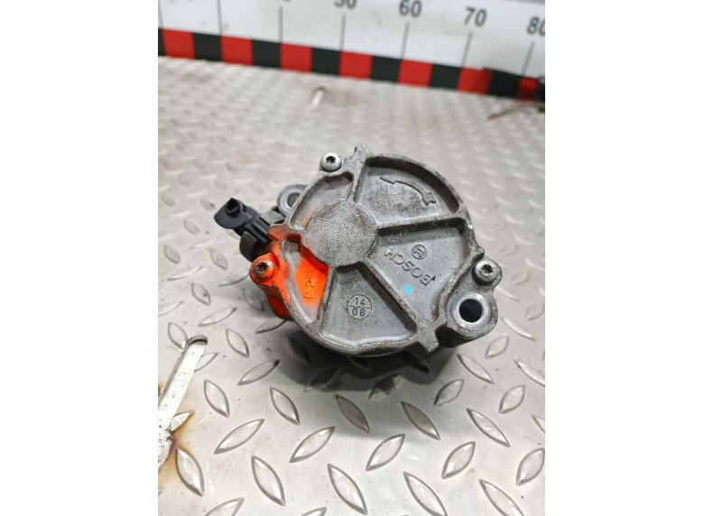 Насос вакуумный к Peugeot 307