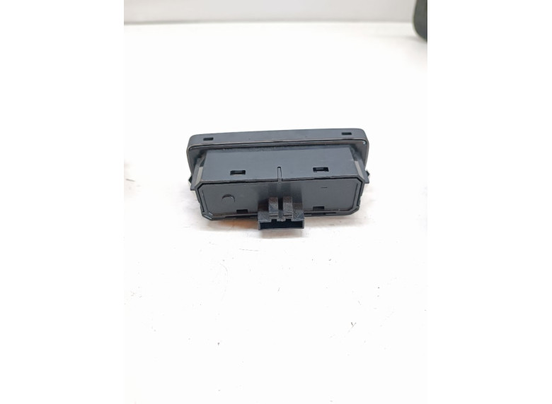 Кнопка открытия багажника к Кнопка открытия багажника к Volvo V90 undefined г. V90