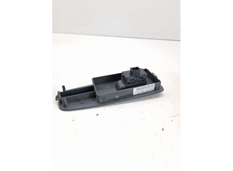 Кнопка стеклоподъемника переднего правого к Кнопка стеклоподъемника переднего правого к Peugeot Boxer undefined г. Boxer