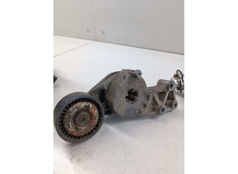 Натяжитель ремня генератора к Volkswagen Golf, 1999г.