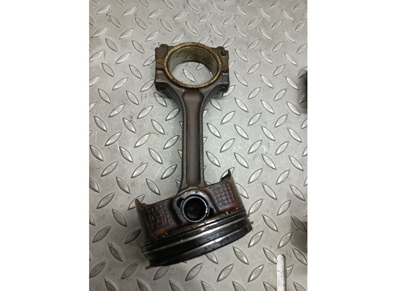 Поршень к Opel Vectra, 2006г.