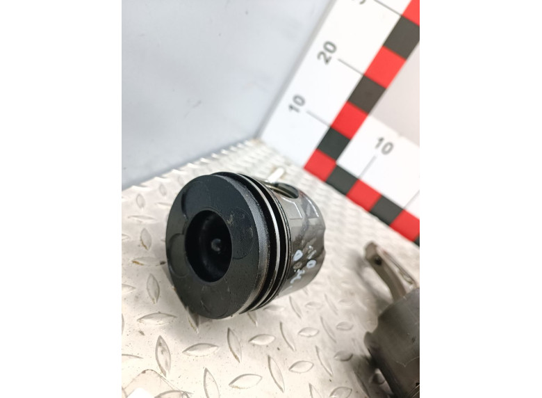 Поршень к BMW 5 E39, 2001г.