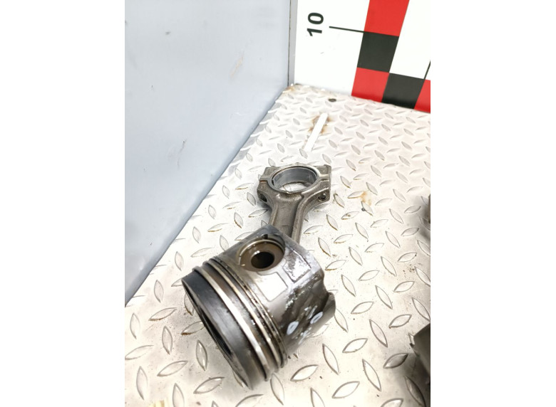 Поршень к BMW 5 E39, 2001г.