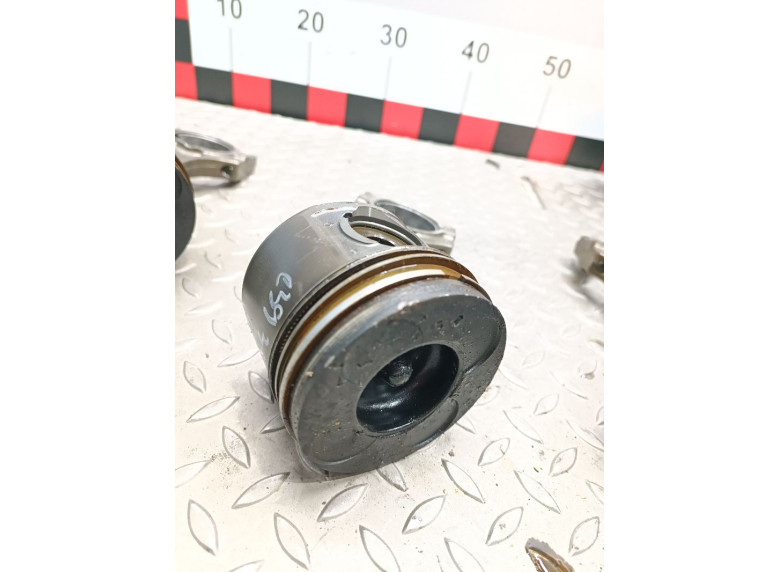 Поршень к BMW 5 E39, 2001г.