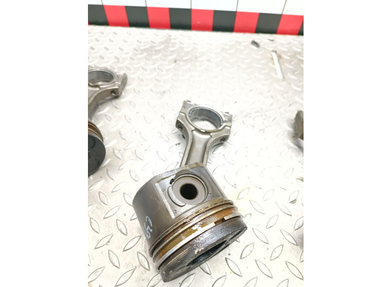 Поршень к BMW 5 E39, 2001г.