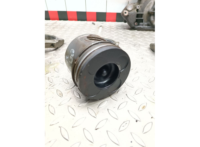 Поршень к BMW 5 E39, 2001г.