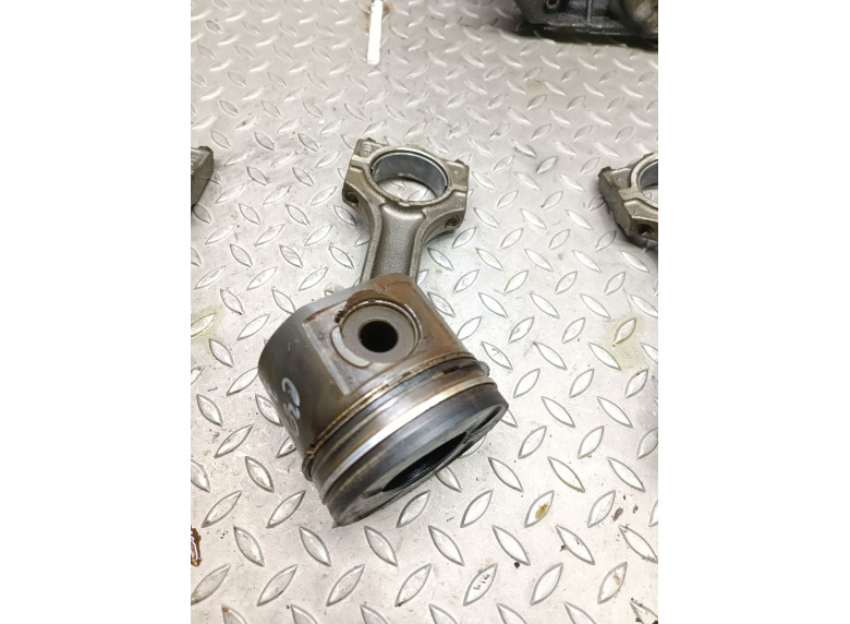 Поршень к BMW 5 E39, 2001г.