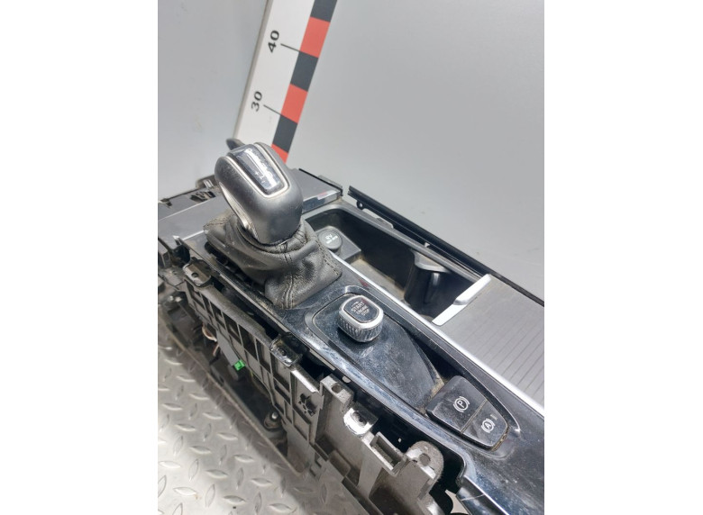 Консоль салона (кулисная часть) к Консоль салона (кулисная часть) к Volvo V90 undefined г. V90